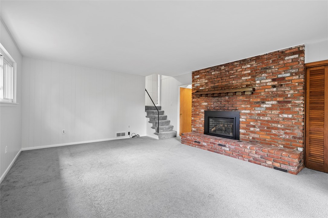 109 Meadowvue Dr