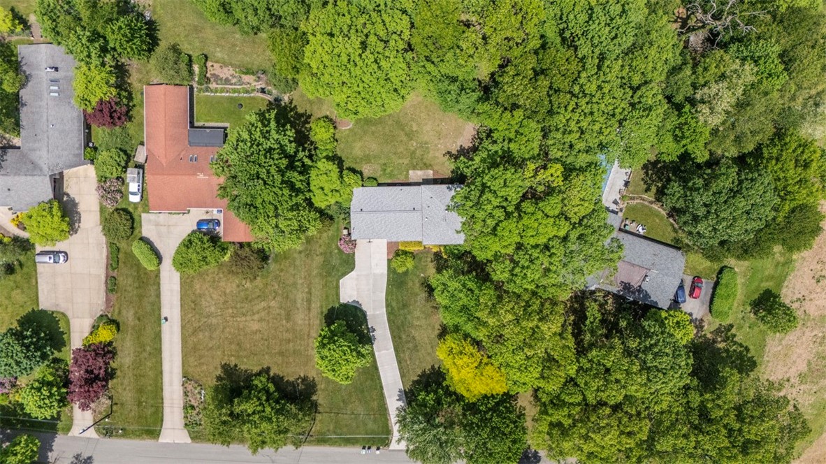 109 Meadowvue Dr