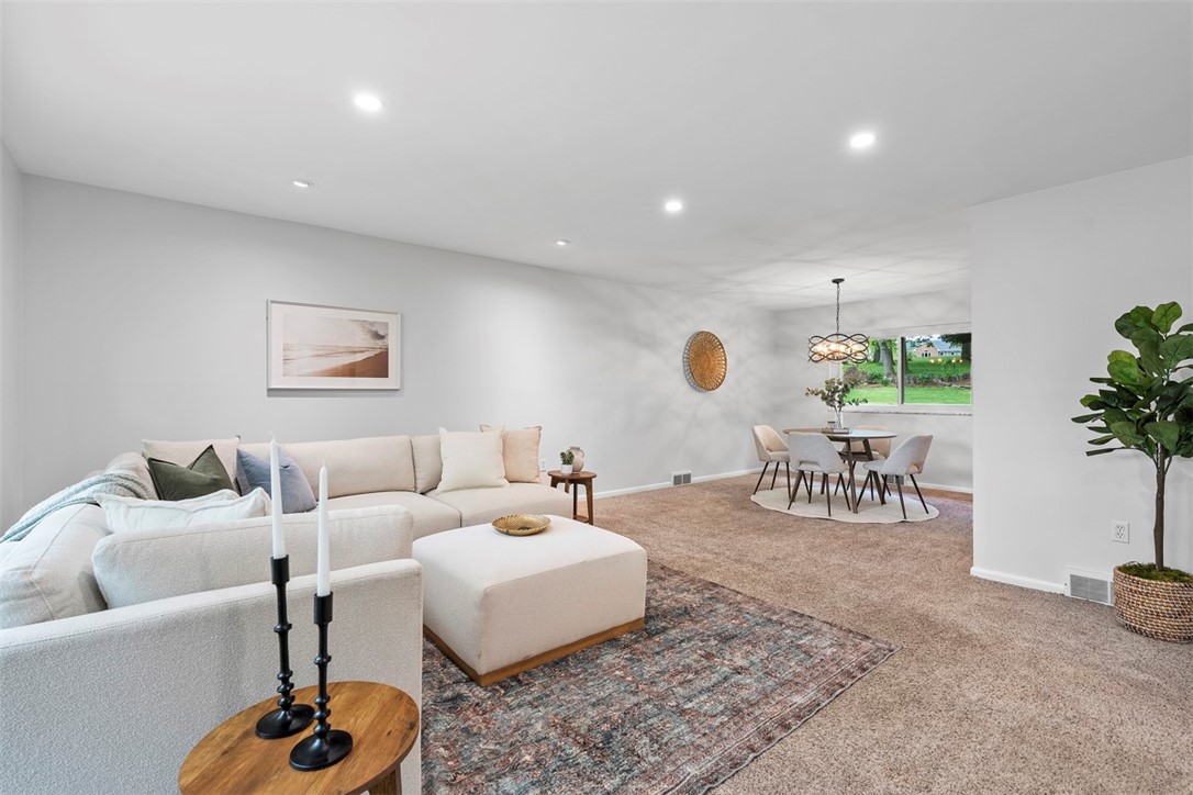 109 Meadowvue Dr