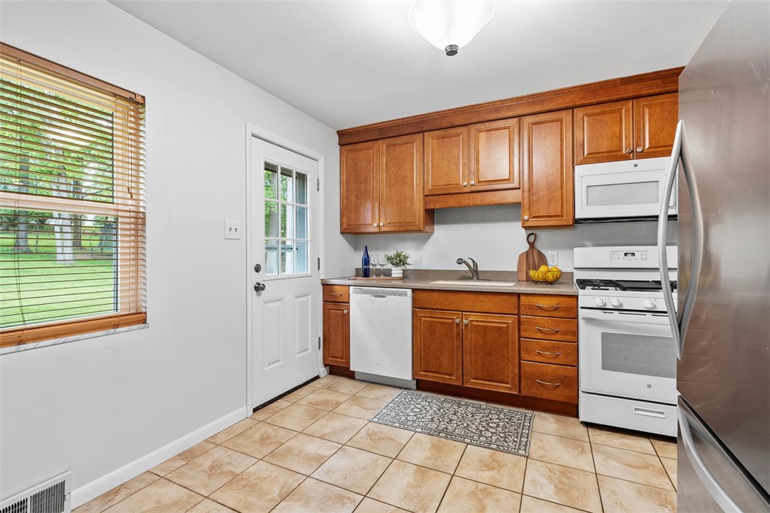 109 Meadowvue Dr