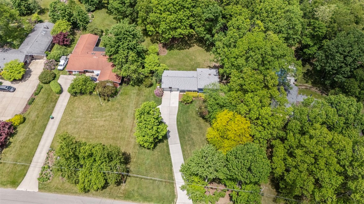 109 Meadowvue Dr