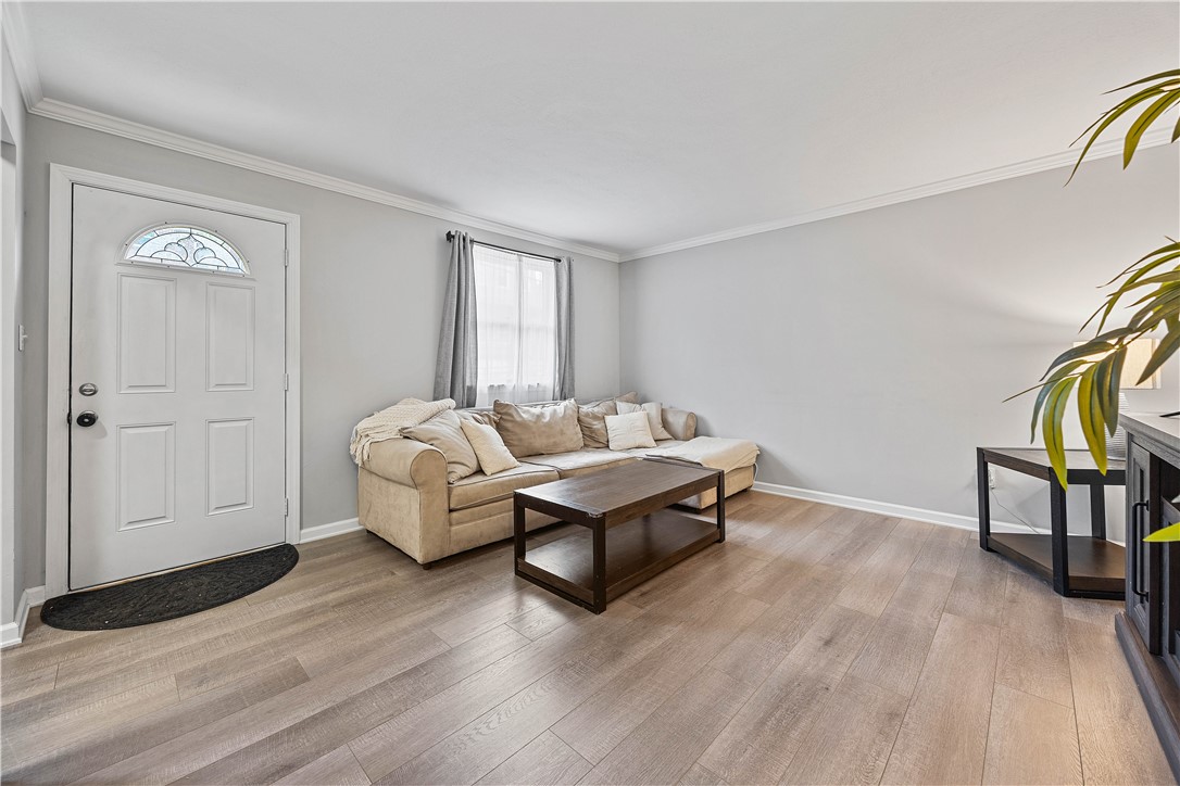 48 Glenmore Ave