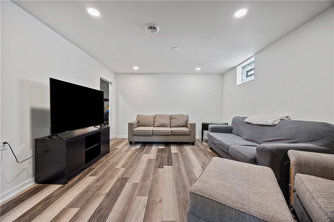 48 Glenmore Ave