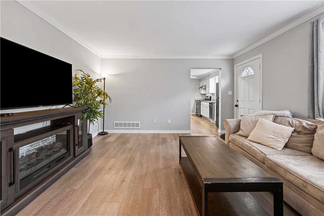 48 Glenmore Ave