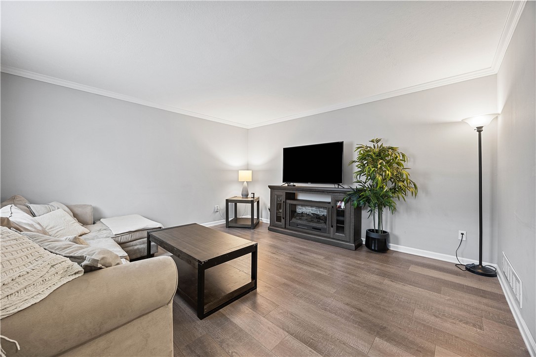 48 Glenmore Ave