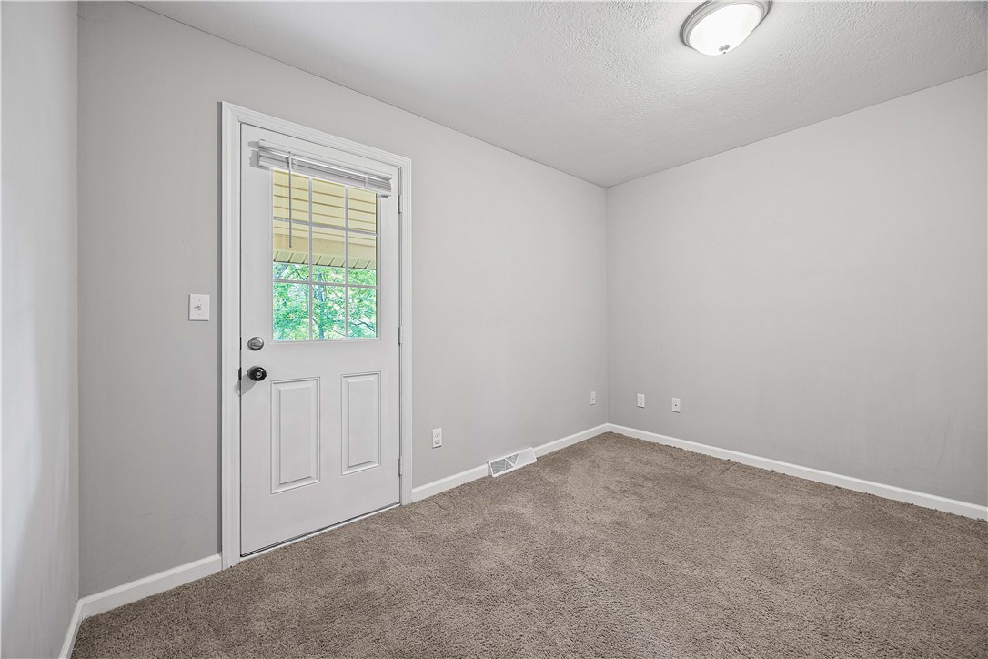 48 Glenmore Ave