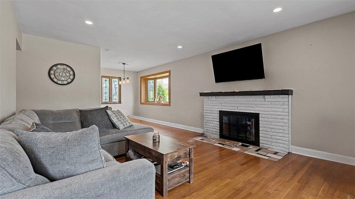 5109 Grand Ave