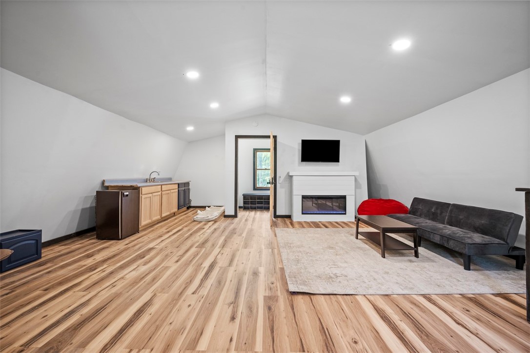 3846 Green Garden Rd