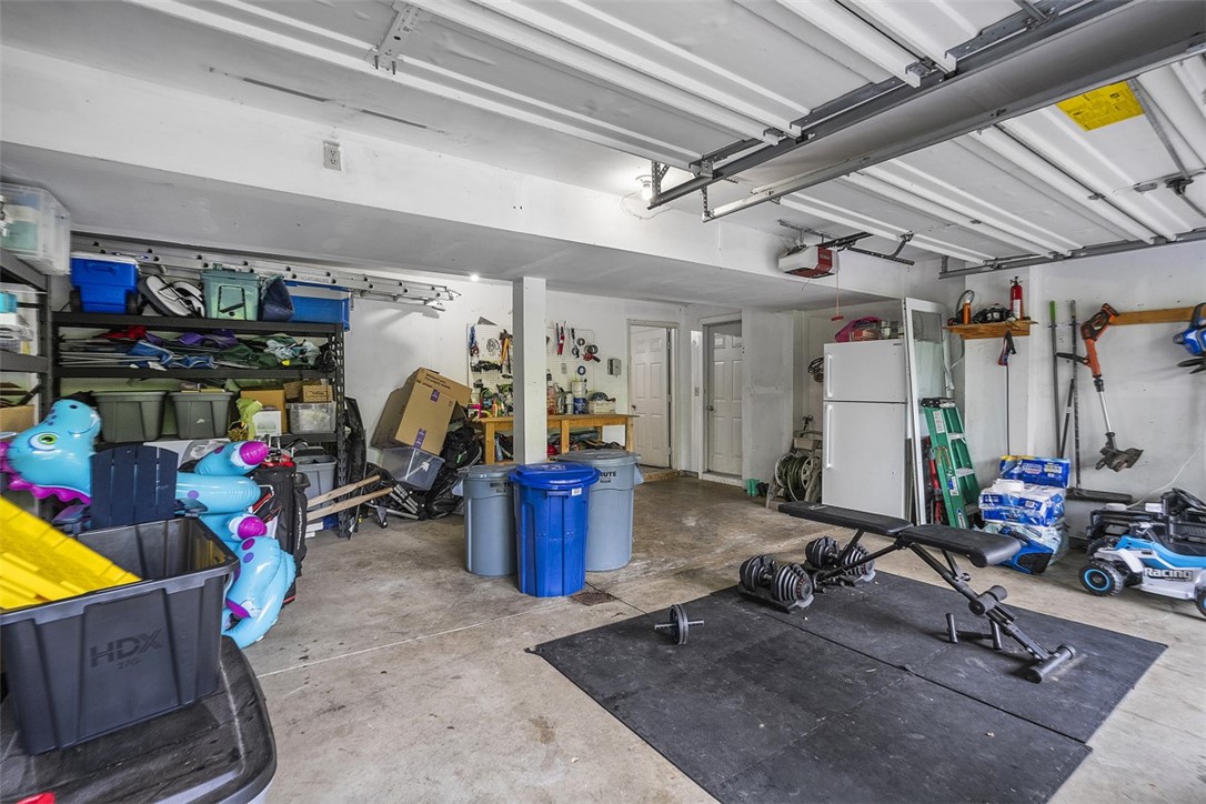 196 Oakbrook Cir