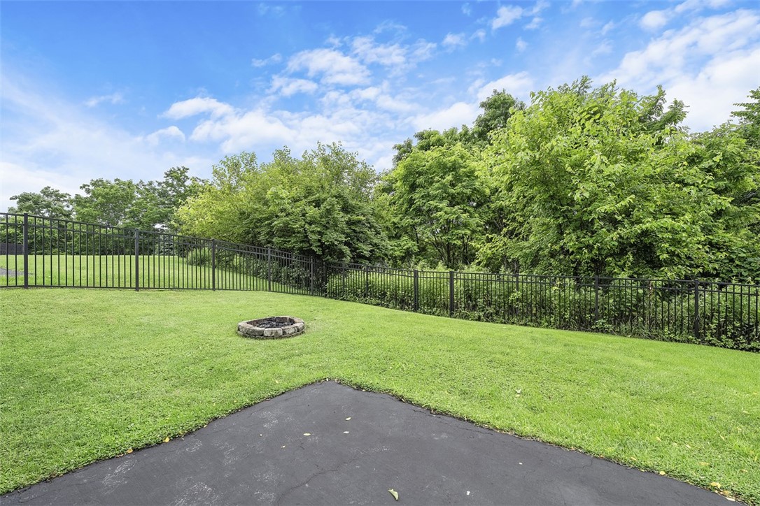 196 Oakbrook Cir
