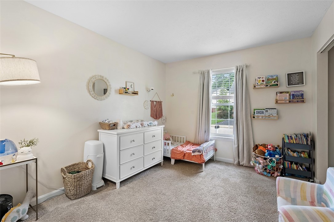 196 Oakbrook Cir