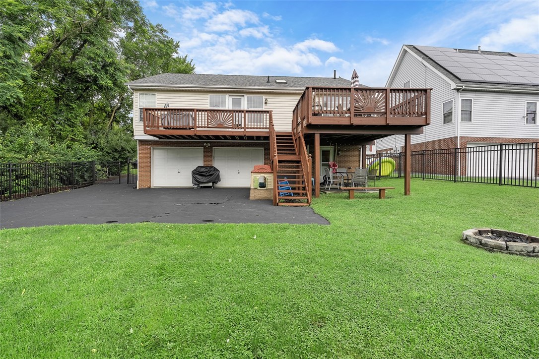 196 Oakbrook Cir