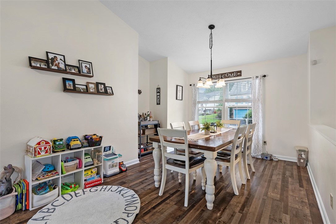 196 Oakbrook Cir