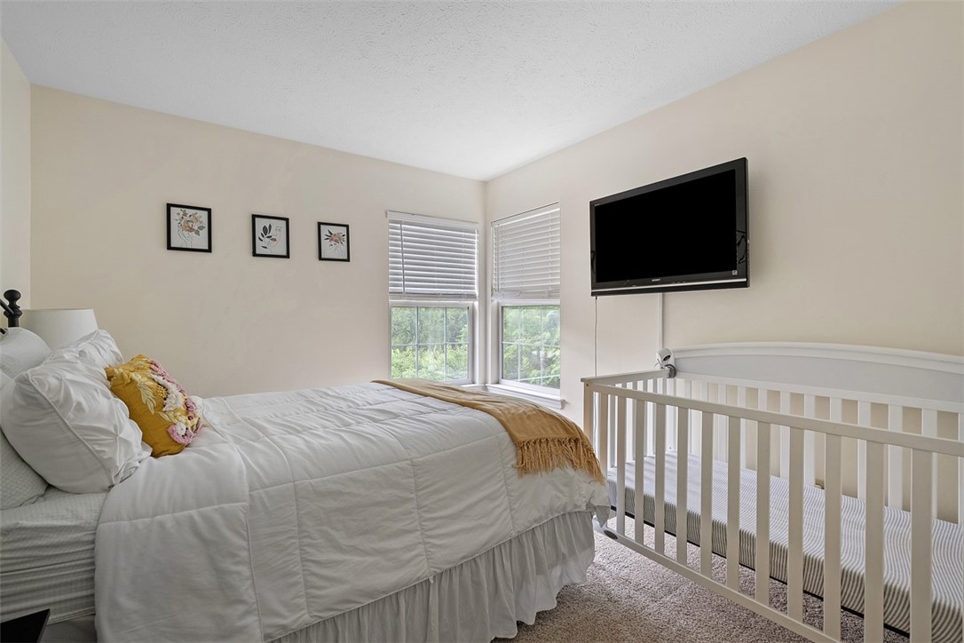 196 Oakbrook Cir