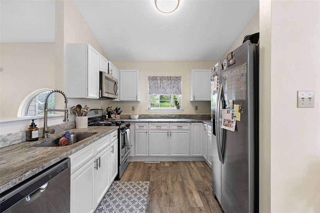 196 Oakbrook Cir