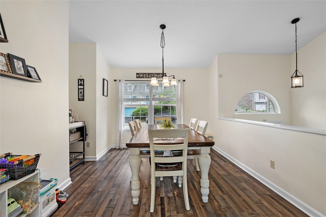 196 Oakbrook Cir