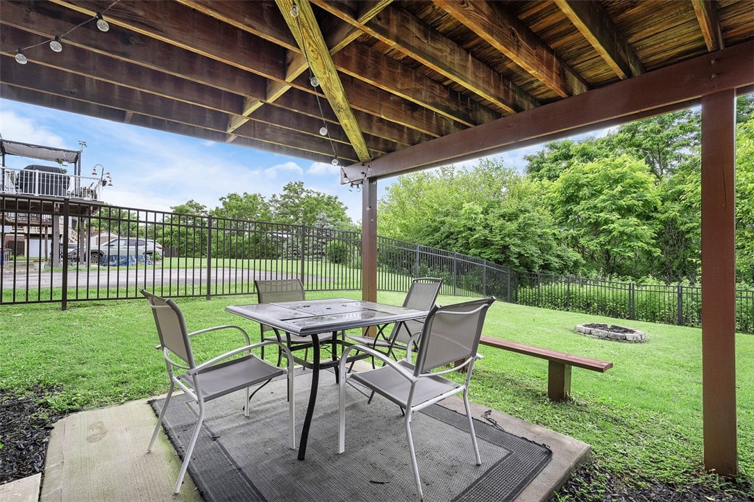 196 Oakbrook Cir