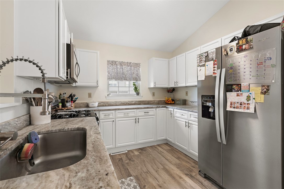 196 Oakbrook Cir