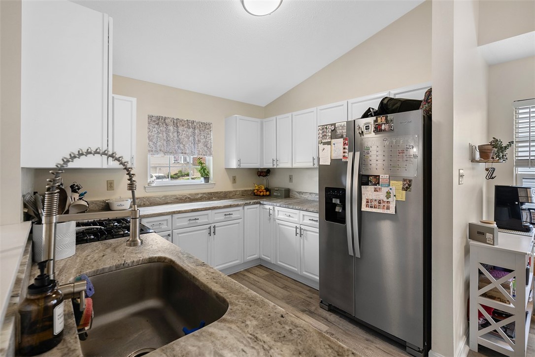 196 Oakbrook Cir