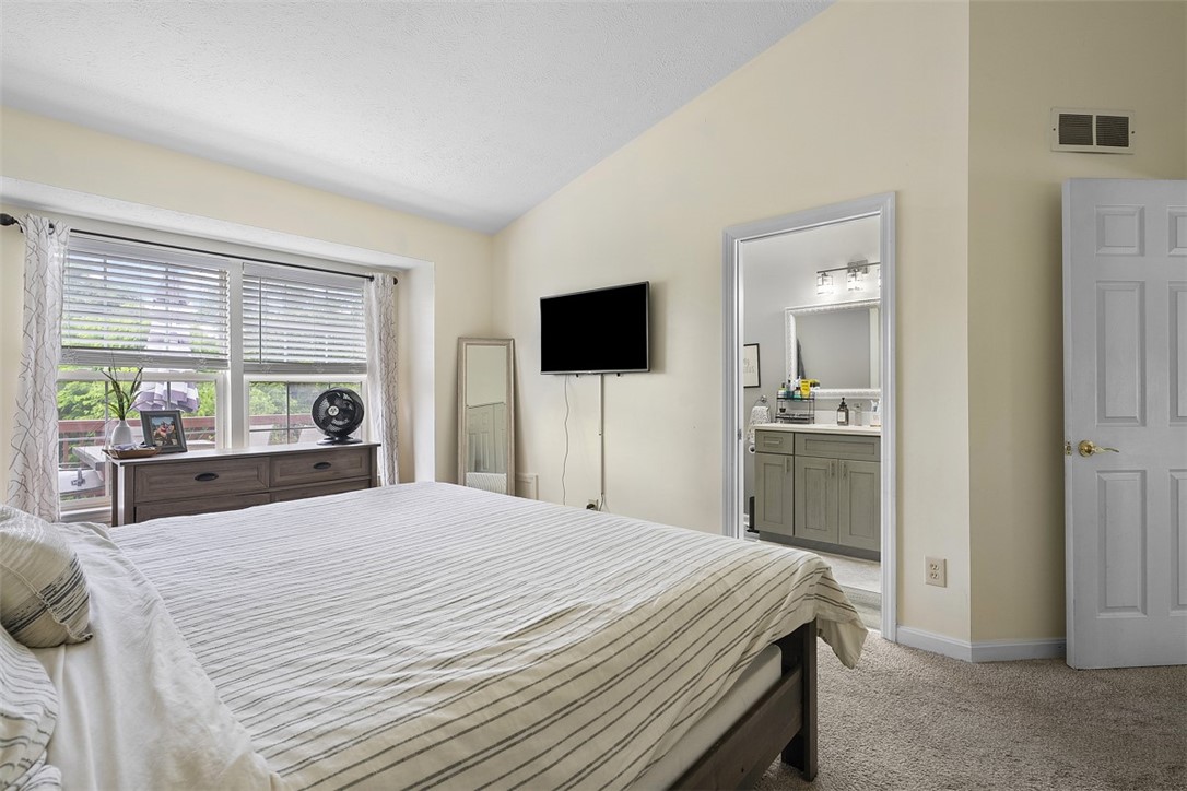196 Oakbrook Cir