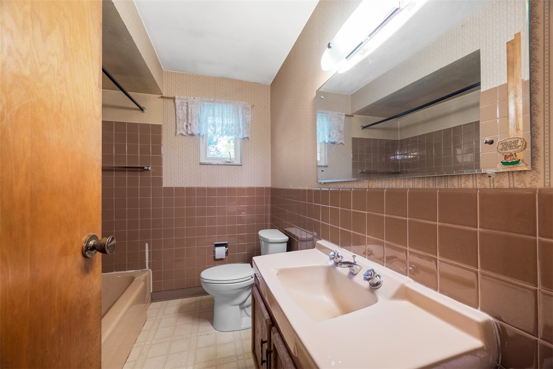 113 Claridge Dr