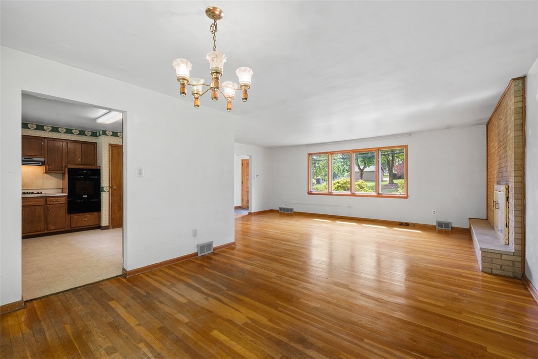 113 Claridge Dr