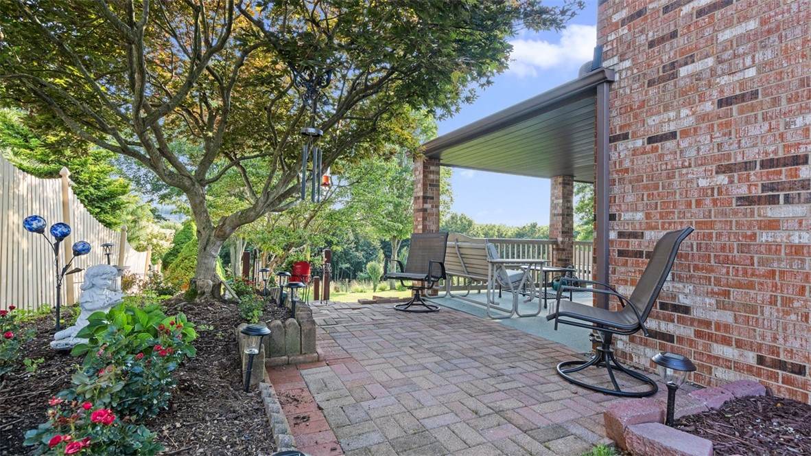 11 Sunnycrest Drive