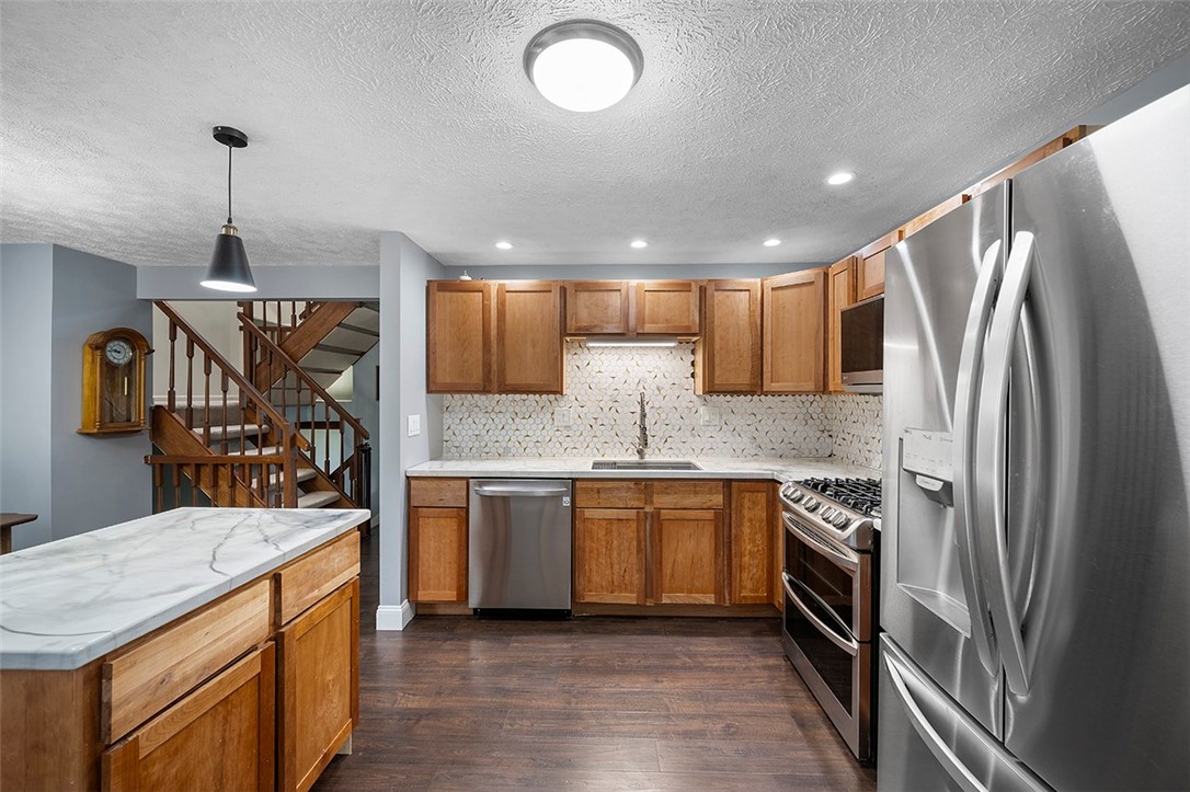 2522 Hawthorne Dr