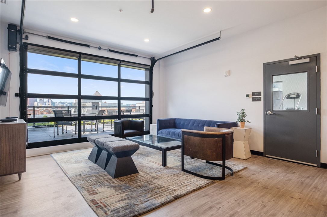2545 Penn Avenue 504
