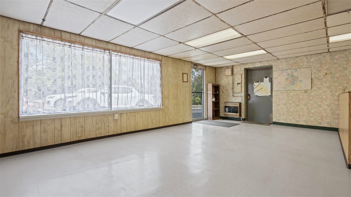 1201 Oakridge Rd