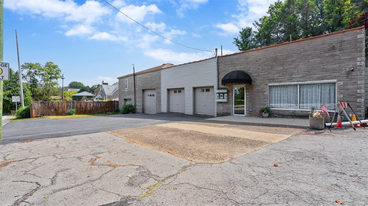 1201 Oakridge Rd
