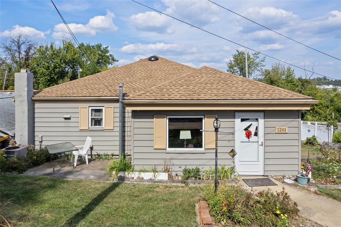 1201 Oakridge Rd