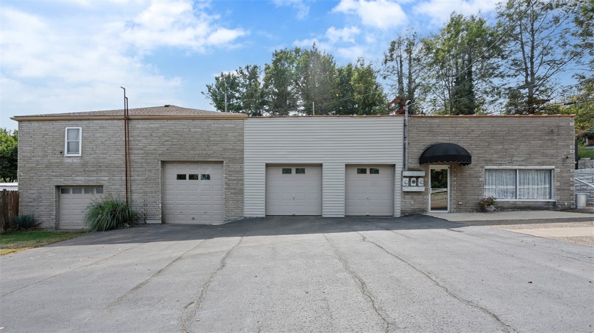1201 Oakridge Rd