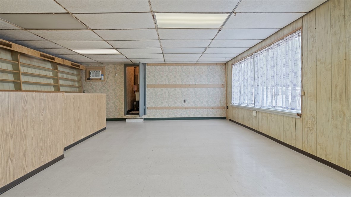 1201 Oakridge Rd