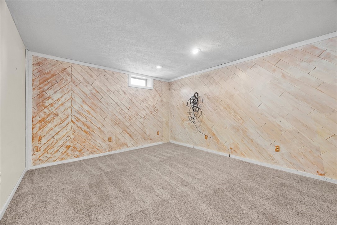 768 Greenhaven Dr