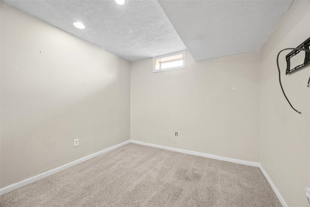 768 Greenhaven Dr