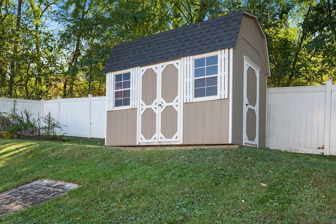 768 Greenhaven Dr