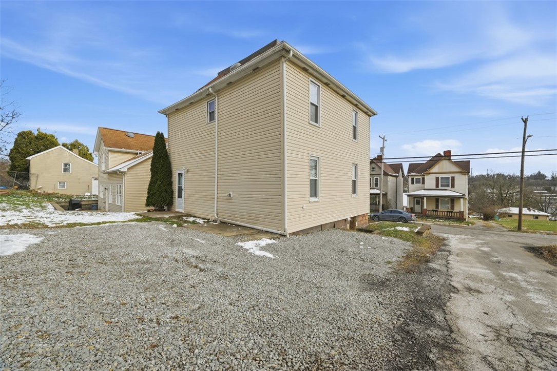 363 Maple Ave