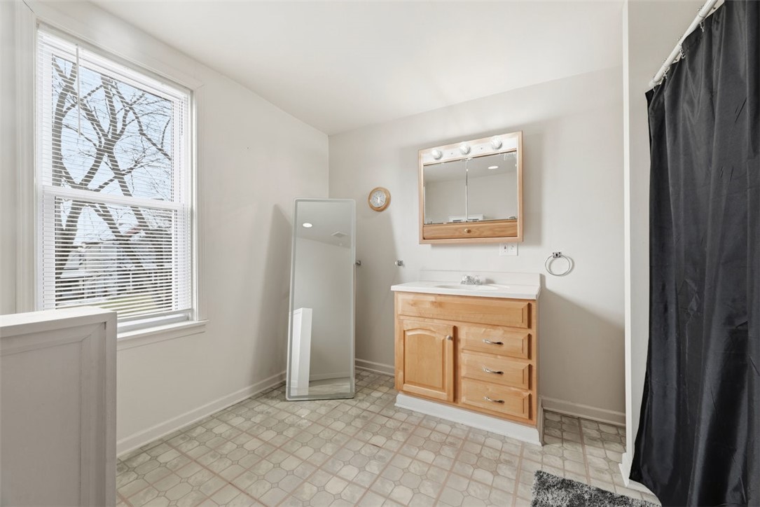 363 Maple Ave