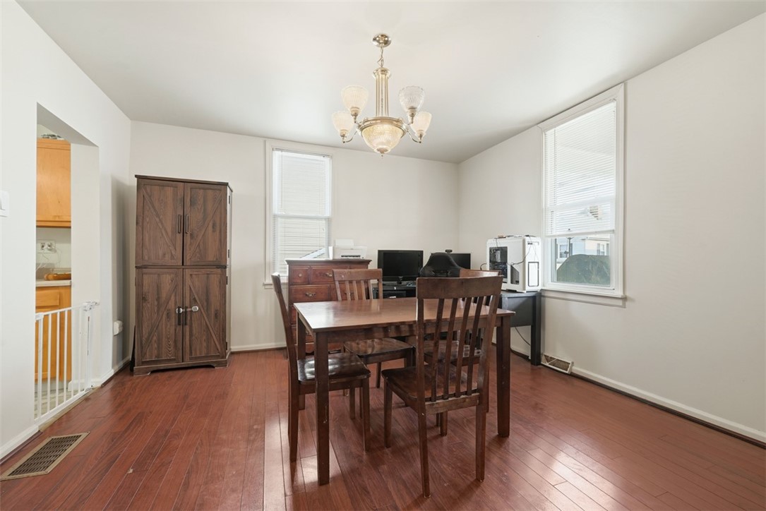 363 Maple Ave