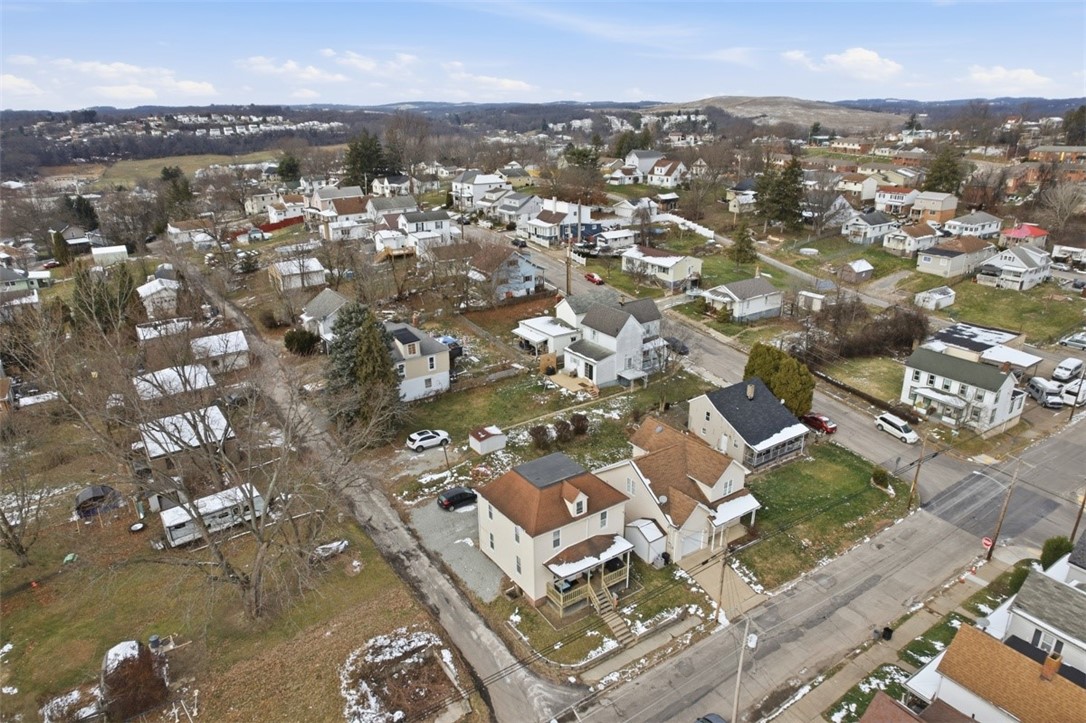 363 Maple Ave
