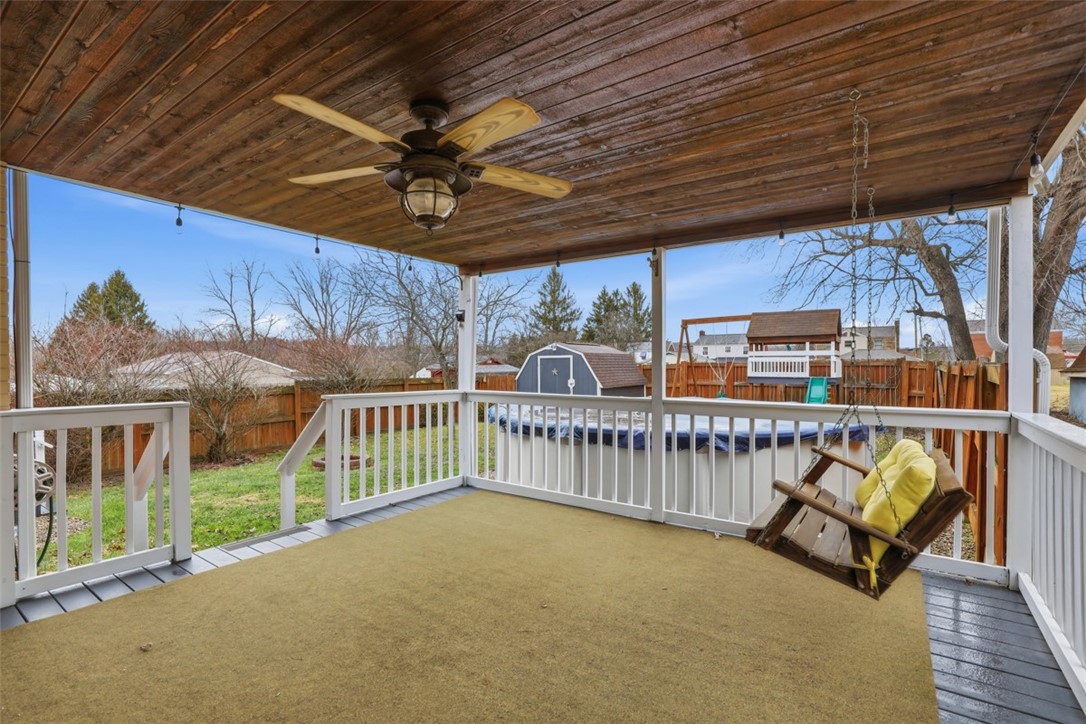 702 Hemlock Dr