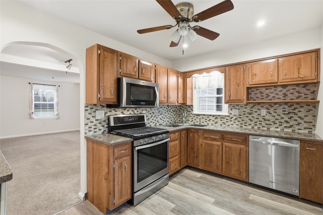 702 Hemlock Dr