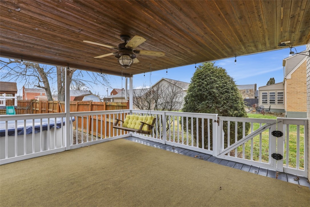 702 Hemlock Dr