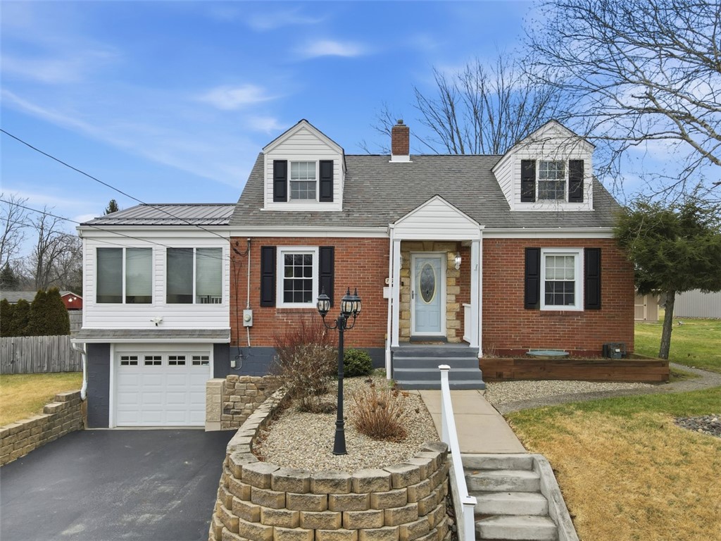 702 Hemlock Dr