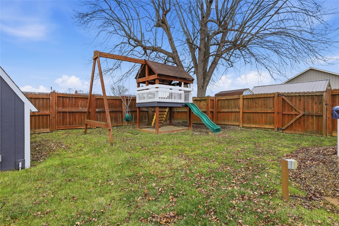 702 Hemlock Dr