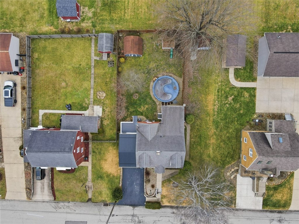 702 Hemlock Dr
