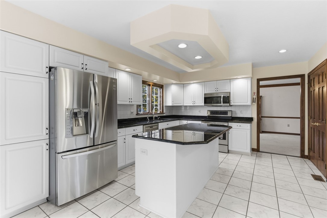 370 Cobblestone Cir
