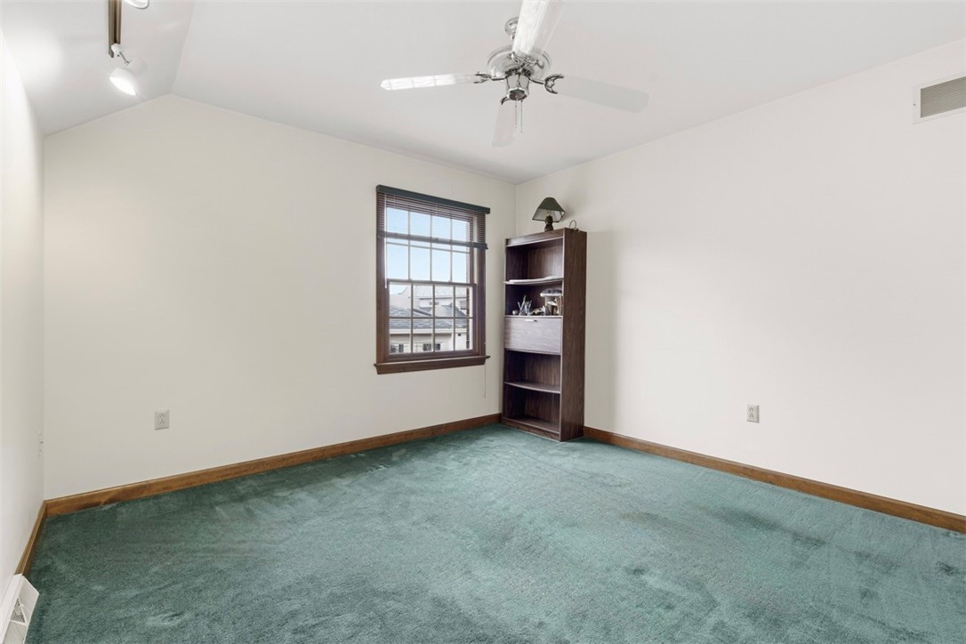 370 Cobblestone Cir