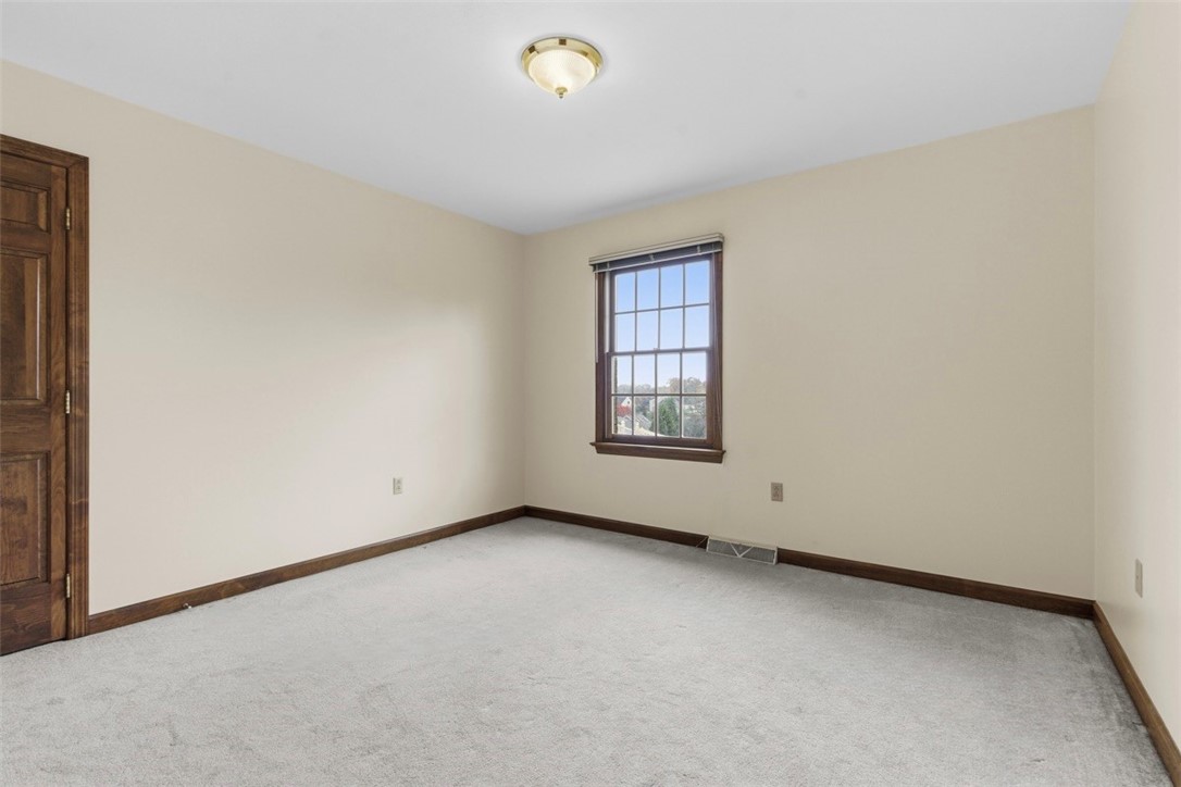 370 Cobblestone Cir